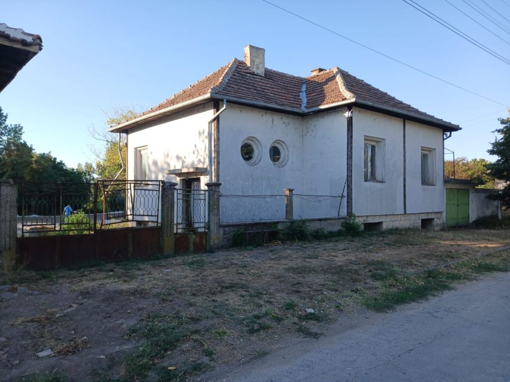 Sonniges Haus am Iskar-Fluss in Bulgarien – großzügiger Garten, Garage und eigener Brunnen in der historischen Gegend „Kaleto“